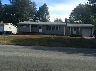 42 Fairfax Dr, Warwick, RI 02888