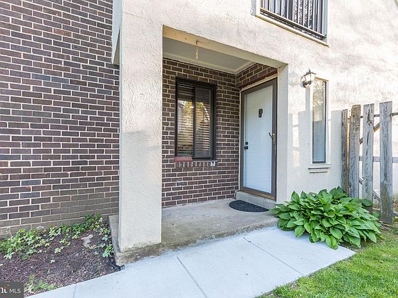 5th image of 3470 Plumtree Dr Unit D