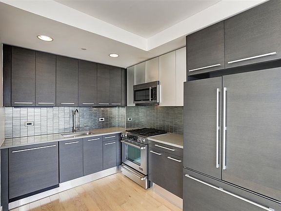3rd image of 2 2nd St APT 2808