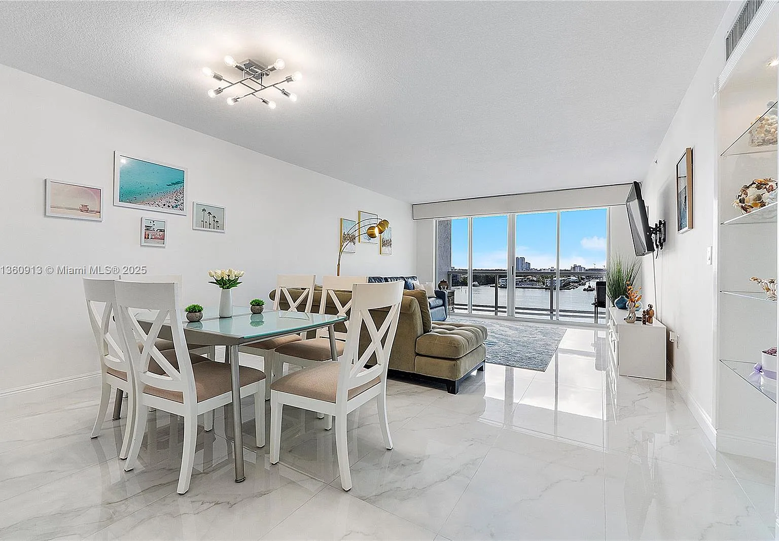 Golden Bay Club Condo — Photo 3