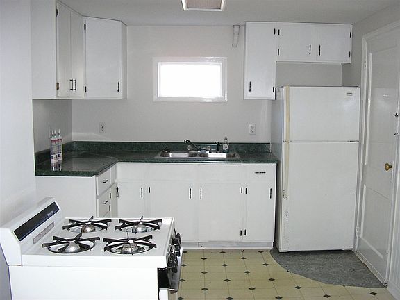 4th image of 1132 Cabell Dr
