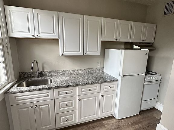 4th image of 2530 Q St NW APT 25