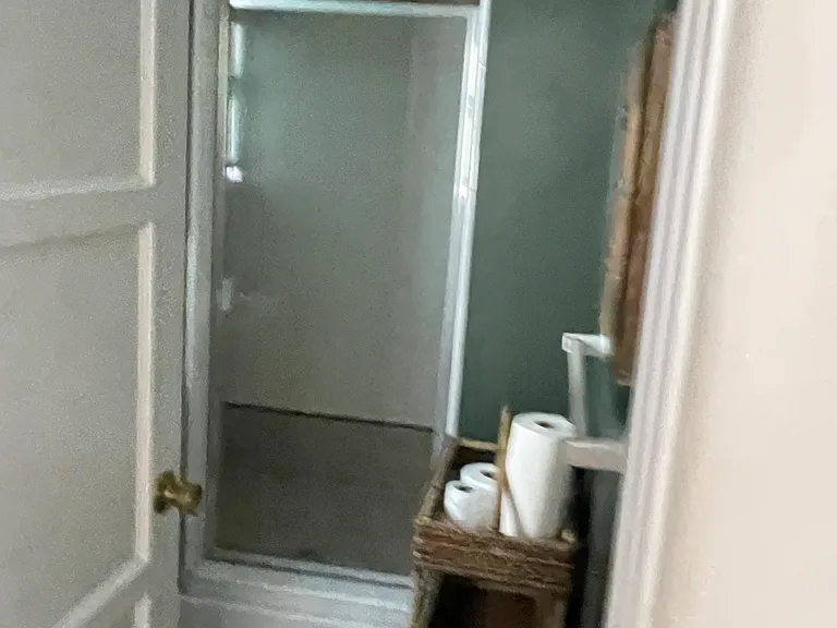 8140 Blackburn Ave — Photo 5