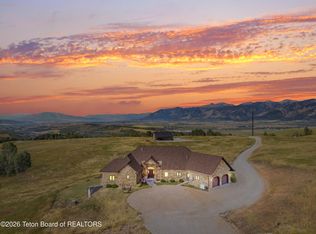 2220 Aspen Hollow Rd, Grover, WY 83122