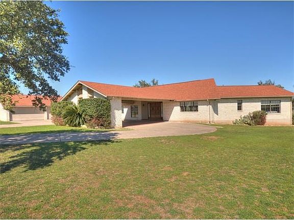 5th image of 1201 Janice Ln
