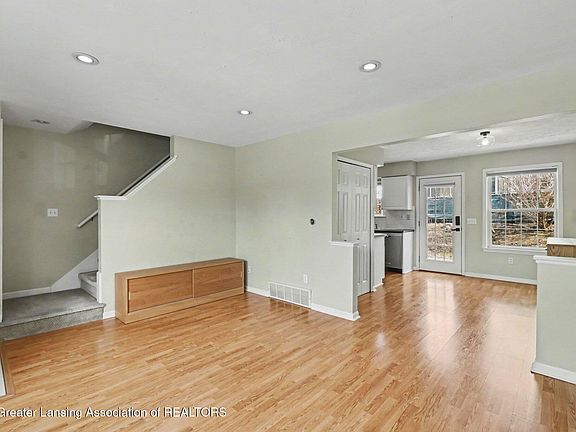 4th image of 6331 Beechfield Dr #42