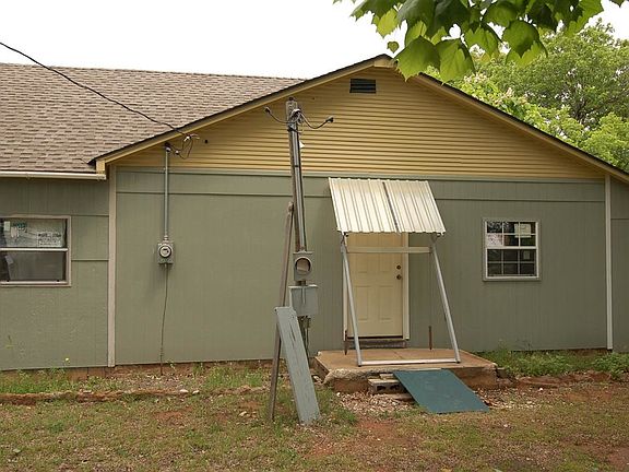 4th image of 8805 NE 50th St