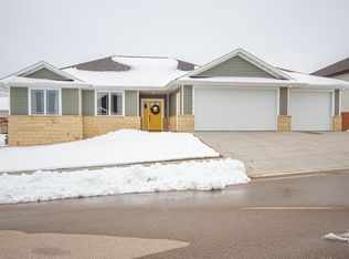6616 S Cavendish Ln, Dubuque, IA 52003