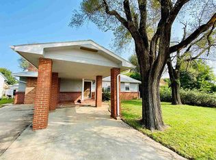 318 Stanley Dr, Arkansas City, KS 67005