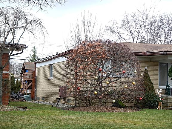 3rd image of 13346 Haupt Dr