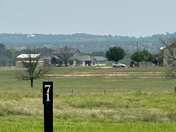 231 Interlaken St, Fredericksburg, TX 78624