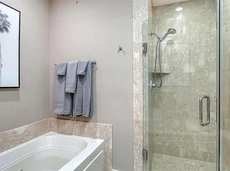 235 Cocoanut Ave #106B — Photo 22