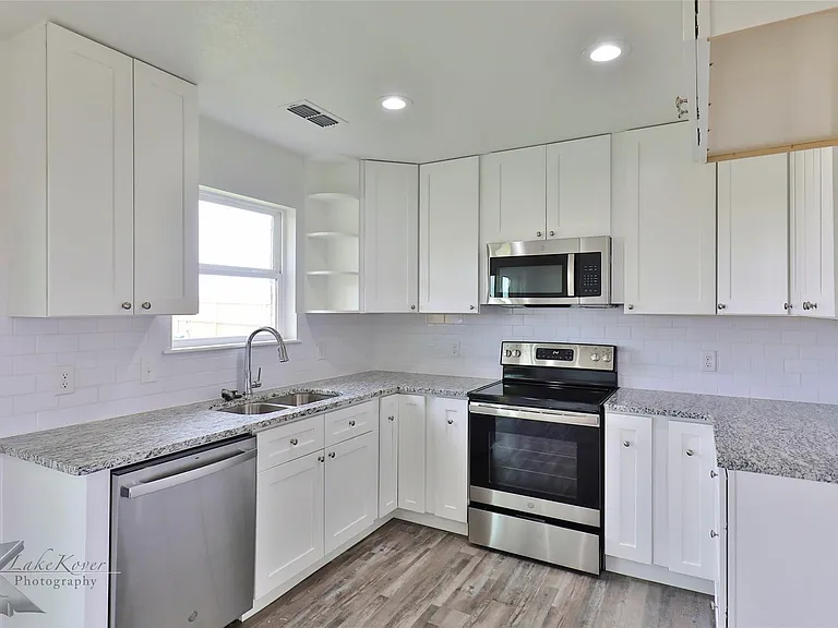 1838 Sweetwater Ln — Photo 5