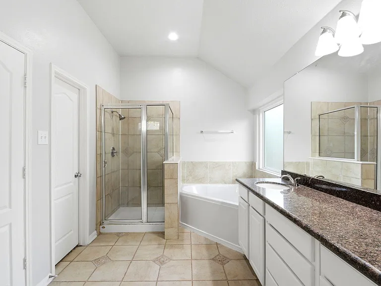 31710 Midlake Park — Photo 22