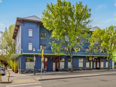 325 NE Graham St APT 8, Portland, OR, 97212