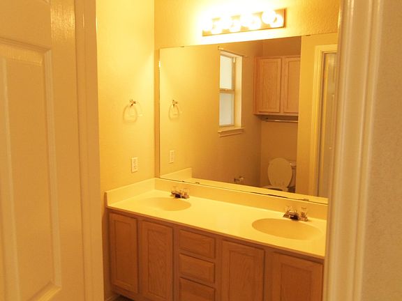 3rd image of 2414 Tracy Ann Ln