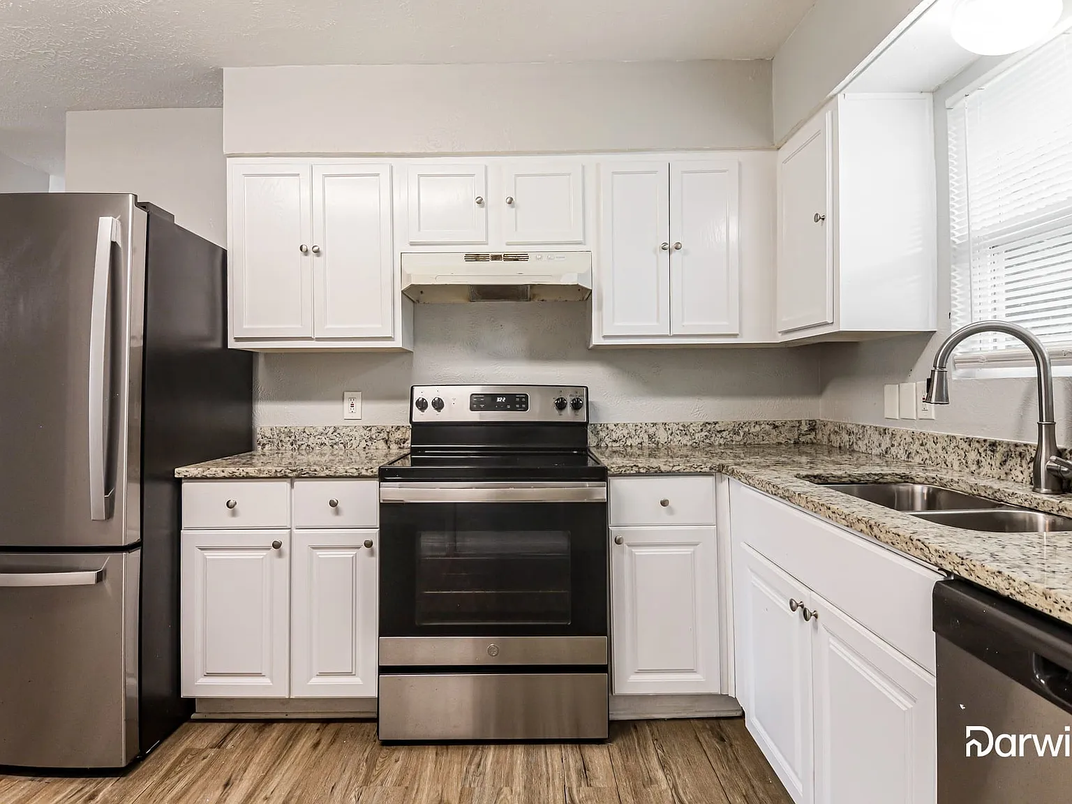 3 bed, 1.0 bath, 1194 sqft, $1,650 — Photo 4
