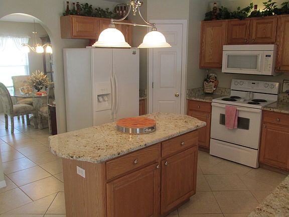 5th image of 10523 Maronda Dr