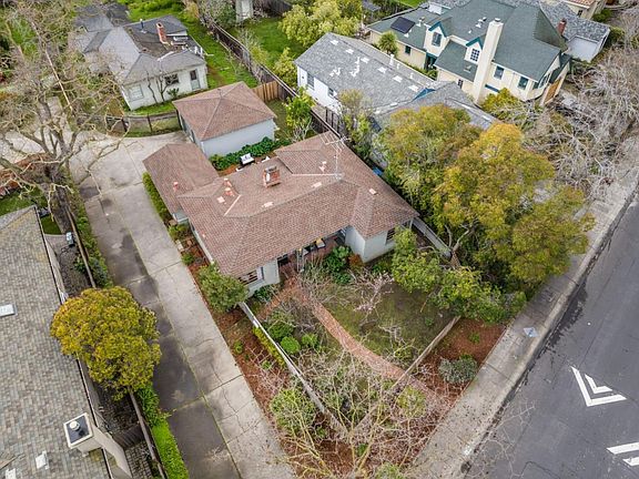 2nd image of 2596 Cowper St