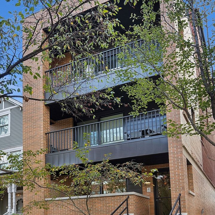 1st image of 637 W Melrose St APT 1