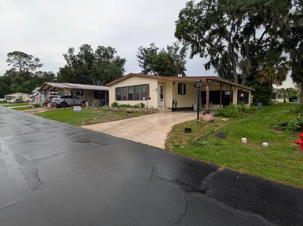 4843 Meadowlark Dr, Zephyrhills, FL 33541