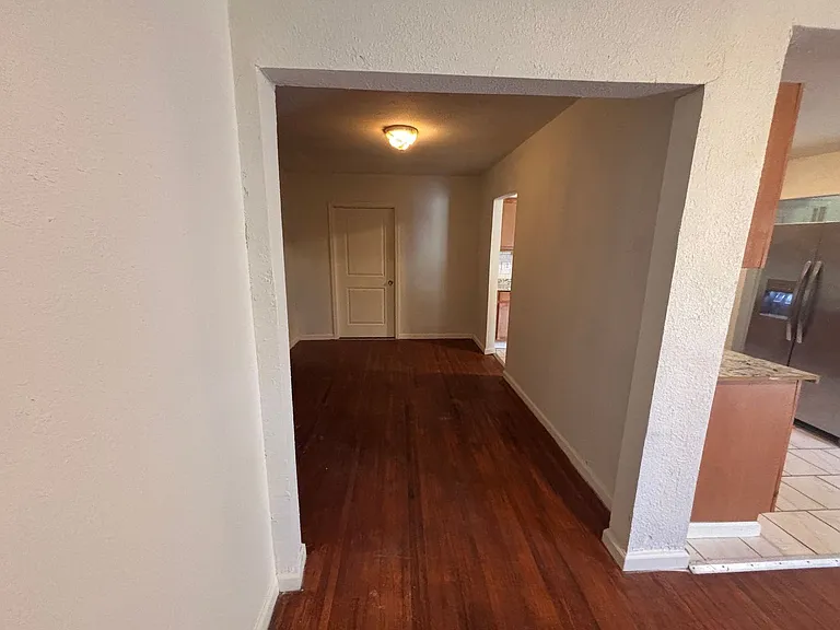 245 E Young Pl — Photo 36