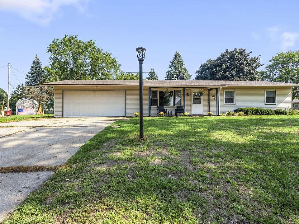 1st image of 891 E Daffodil LANE