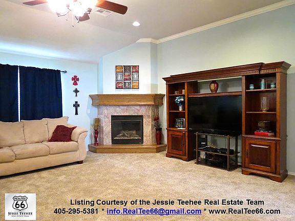 2nd image of 901 Shady Creek Ln