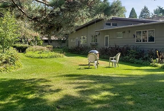 2nd image of 922 Panther Ave