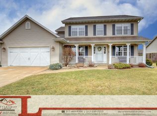 606 Sycamore Dr, Saint Joseph, IL 61873