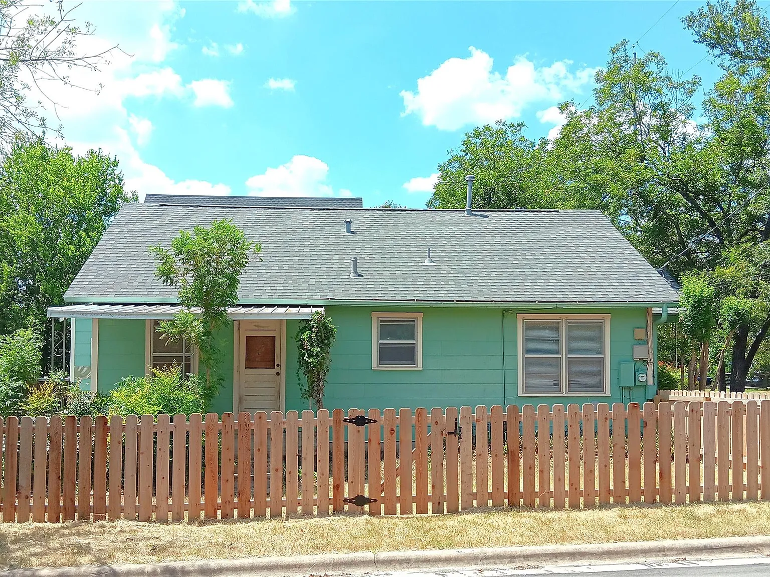 2 bed, 2.0 bath, 1079 sqft, $2,450 — Photo 2