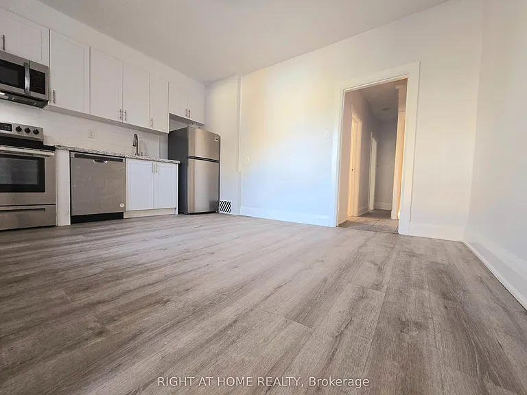 685 Greenwood Ave #MAIN — Photo 3