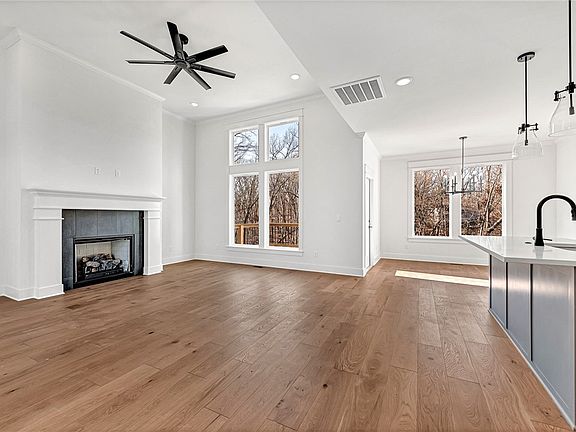 5th image of 11 Coniston Ln