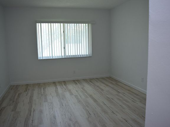 5th image of 151 SE 6th Avenue Apt 14