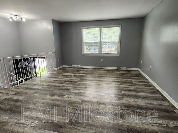 4th image of 3333 Swann Rd