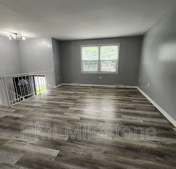 3333 Swann Rd — Photo 4