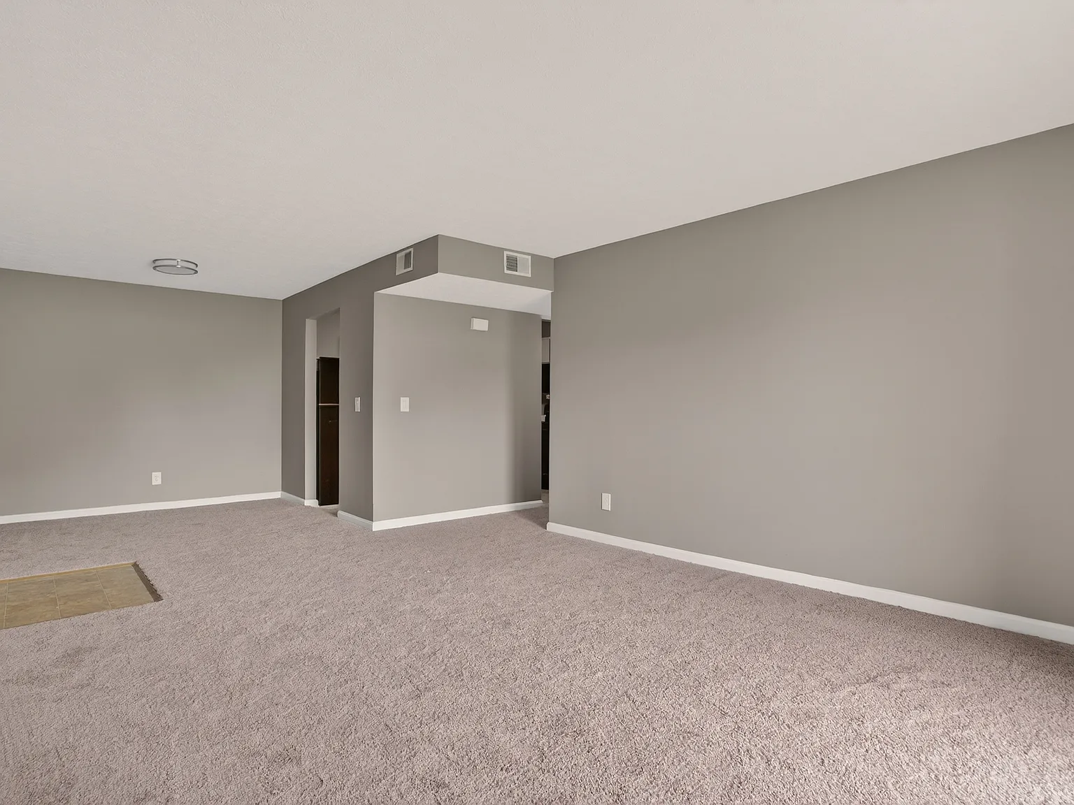 Ashby Apartments — Photo 4