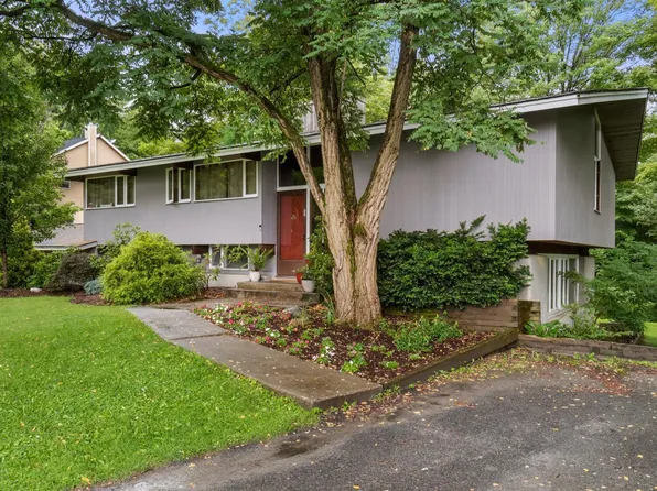 52 Greylock Estates Rd, Lanesborough, MA 01237