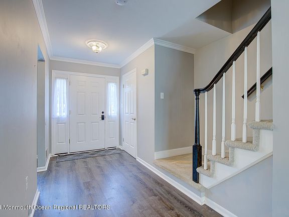 2nd image of 16 Gloucester Ct Unit 3