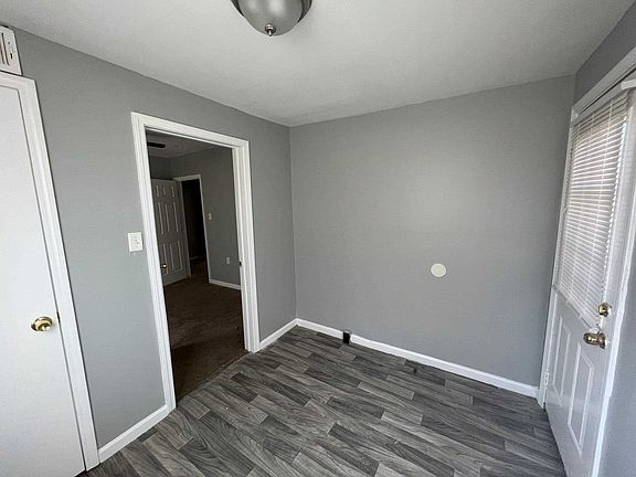 2nd image of 442 Jacklyn Ave