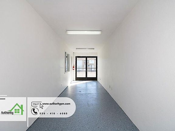 4th image of 925 Wall St Suite 3
