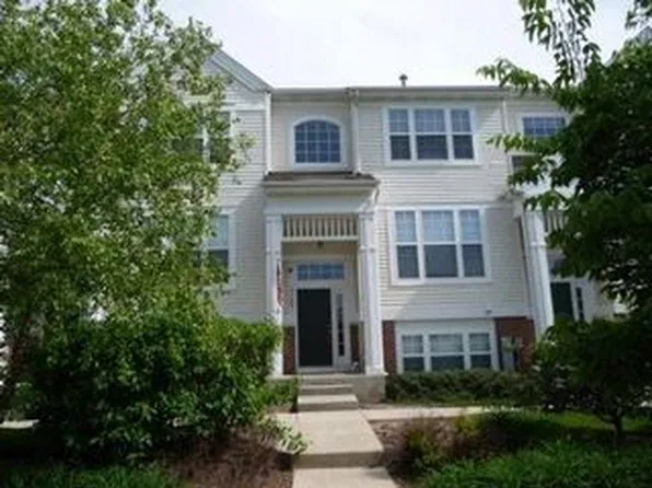 4587 Sawgrass Blvd, Wadsworth, IL 60083