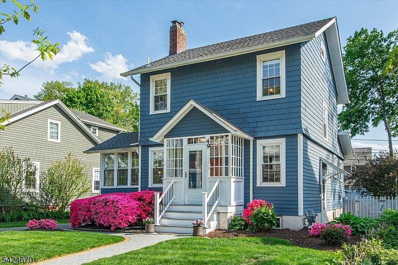 1st image of 49 Harvard St