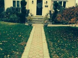 14 Fox St, Glen Cove, NY 11542