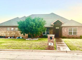 250 Magnum St, Tuscola, TX 79562