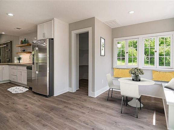 5th image of 8822 San Leandro Dr