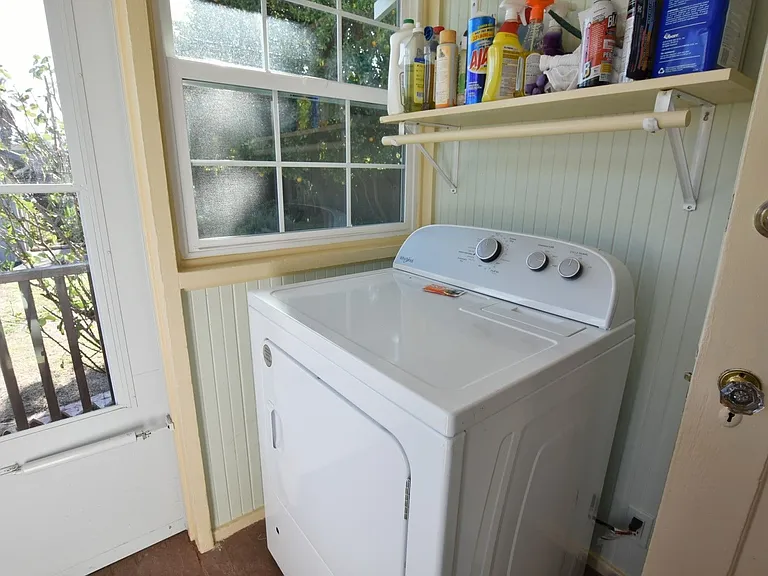 23 Cecil Ave — Photo 10