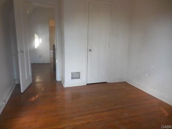 5th image of 1717 Newton Ave