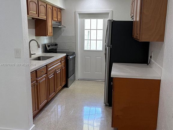 2nd image of 5080 SW 26th Ave #2