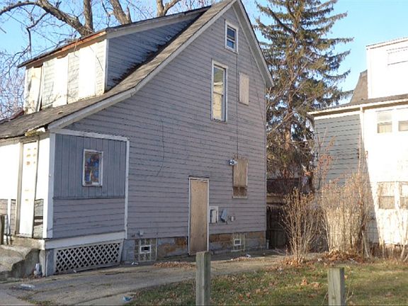 3rd image of 12615 Forest Hill Ave